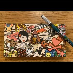 Tokidoki Cromatico Palette w/charm. Eyeliner.
